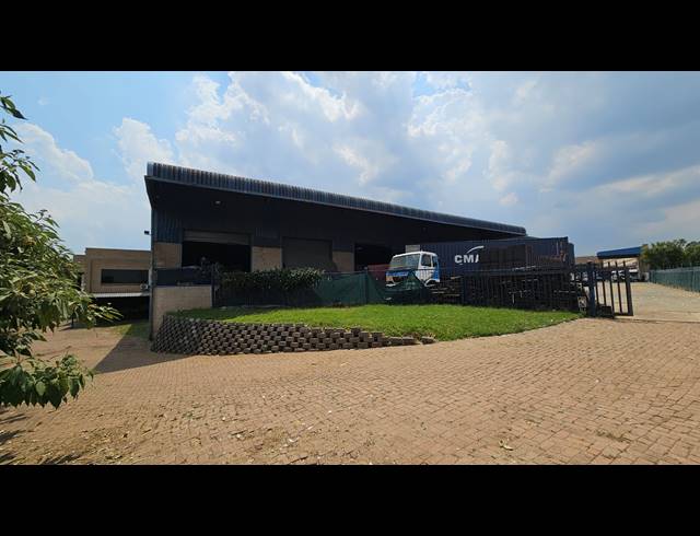 3,100M² WAREHOUSE FOR SALE IN JET PARK